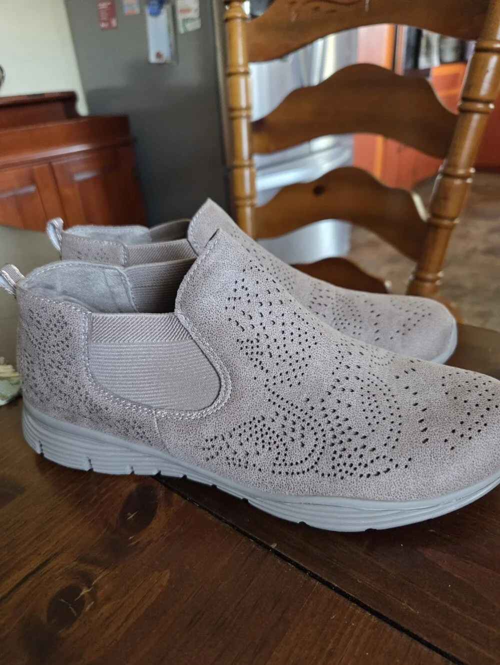 Skecher's Comfort Slip-On Women's Ankle Sneakers in Light Taupe